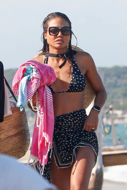 Emma Thynn in Black Dotted Bikini Top at Club 55 in Saint Tropez, July 2024 1