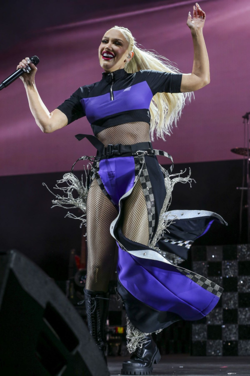 Gwen Stefani Performs at Cali Vibes Festival in Long Beach 1