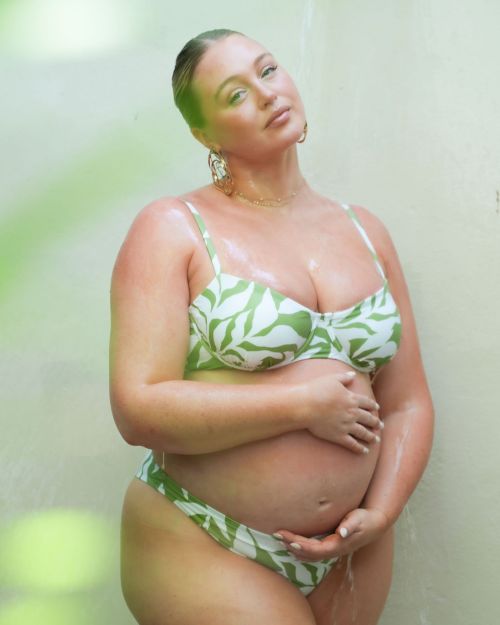 Iskra Lawrence wears Cupshe Bikini and Show her Baby Bump During Photoshoot, July 2024