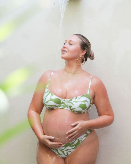 Iskra Lawrence wears Cupshe Bikini and Show her Baby Bump During Photoshoot, July 2024 1