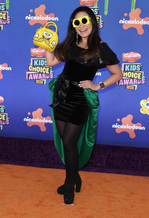 Jennifer Su at Nickelodeons Kids Choice Awards Santa Monica