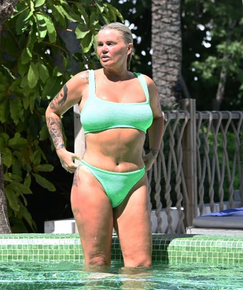 Kerry Katona in Green Bikni with Ryan Mahoney on Holiday Break in Spain, July 2024 5