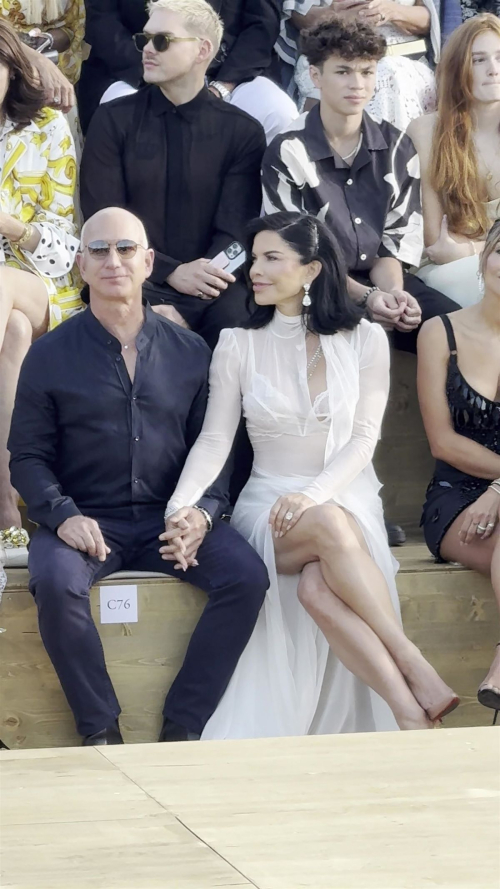 Lauren Sanchez and Jeff Bezos at Dolce & Gabbana Fashion Show in Sardinia 4