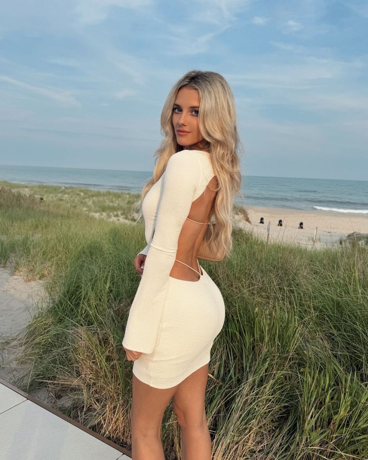 Lindsay Brewer Shares Photos in her Instagram, July 2024