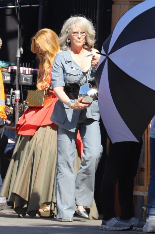 Lindsay Lohan and Jamie Lee Curtis on the Set of Freaky Friday 2 in Hollywood 4