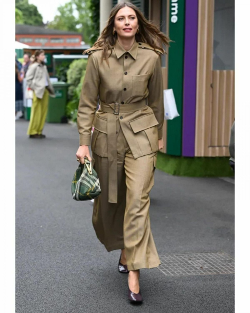 Maria Sharapova Arrives at Wimbledon