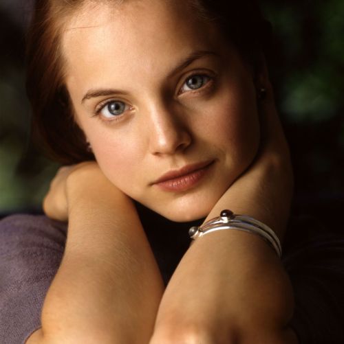 Mena Suvari Throwback 1999 Photoshoot Photos 4