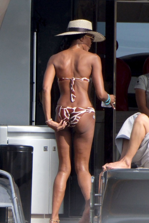 Naomi Campbell Michelle Rodriguez Eiza Gonzalez and Afef Jnifen in Bikinis on Holiday Ibiza 2