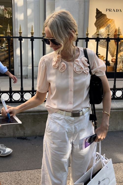 Naomi Watts Leaves Prada Store Paris 2