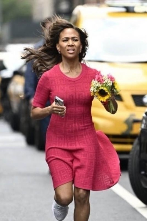 Nicole Beharie Filming Scenes for The Morning Show Next to Madison Square Park in New York 5