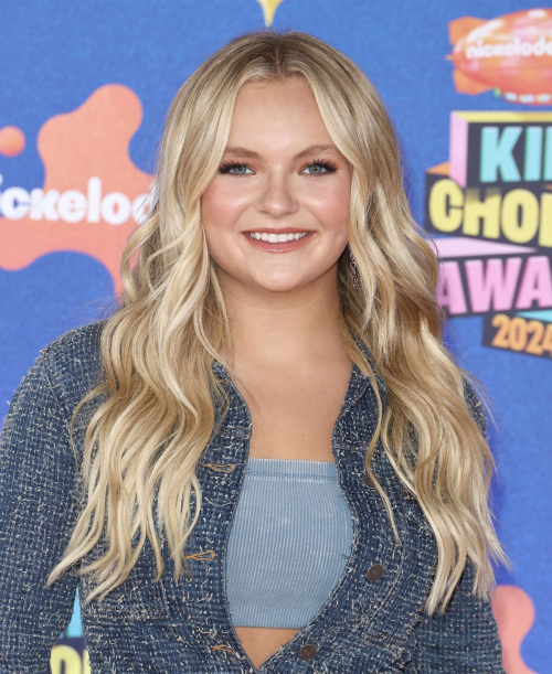 Pressley Hosbach at Nickelodeonís Kidsí Choice Awards Santa Monica 4