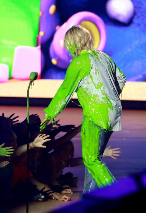 Renee Rapp at Nickelodeonís Kidsí Choice Awards Santa Monica 5