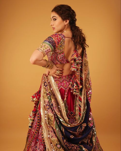 Sara Ali Khan Wears Mayyur Girotra for Ambani Mehendi-Haldi Ceremony, July 2024 3