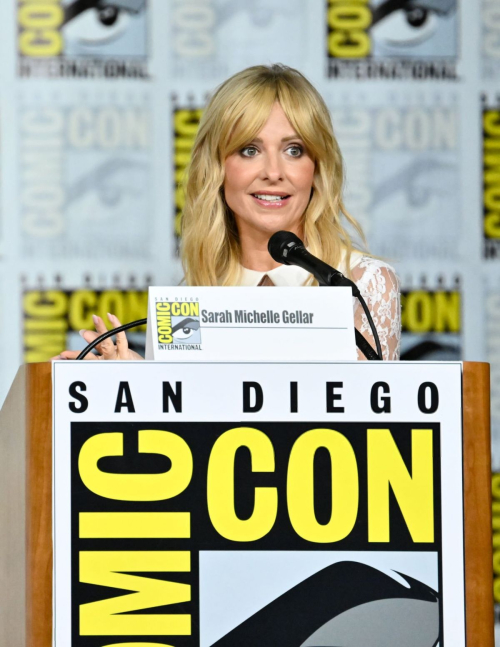 Sarah Michelle Gellar at Dexter: Original Sin Panel at San Diego Comic-Con