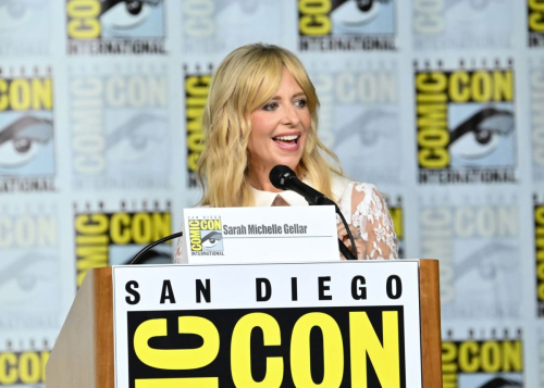 Sarah Michelle Gellar at Dexter: Original Sin Panel at San Diego Comic-Con 2