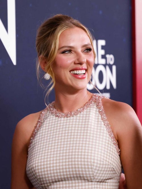 Scarlett Johansson attends at Fly Me to the Moon Premiere 2024 in New York 3