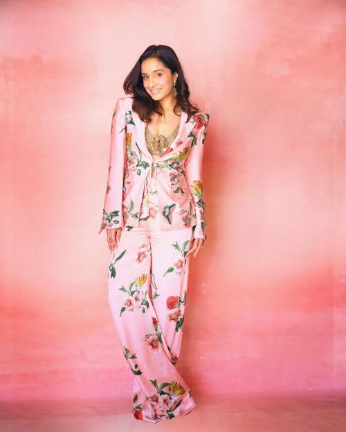 Shraddha Kapoor Photoshoot in PadmaSitaa Beautiful Pink Floral Outfit, July 2024 2