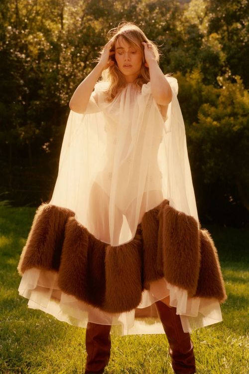 Suki Waterhouse Photoshoot for UK Vogue, August 2024 3