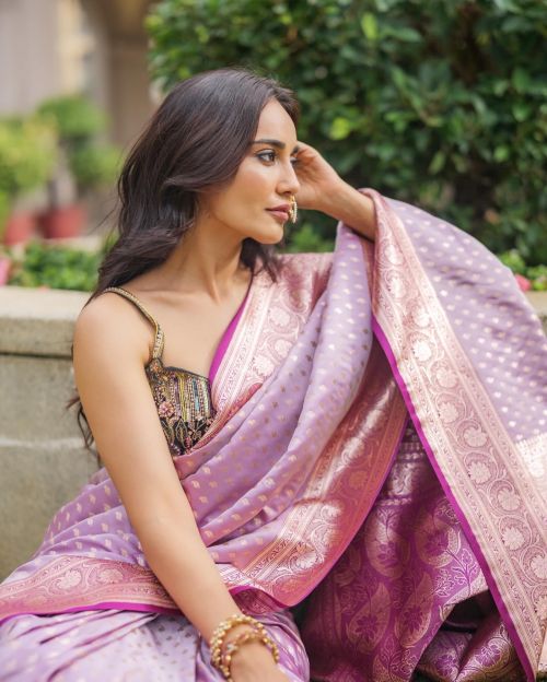 Surbhi Jyoti wears JARIERA Light Pink Banarasi Saree Photoshoot, July 2024 1