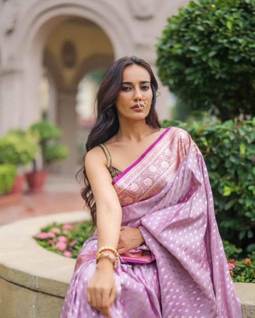 Surbhi Jyoti wears JARIERA Light Pink Banarasi Saree Photoshoot, July 2024