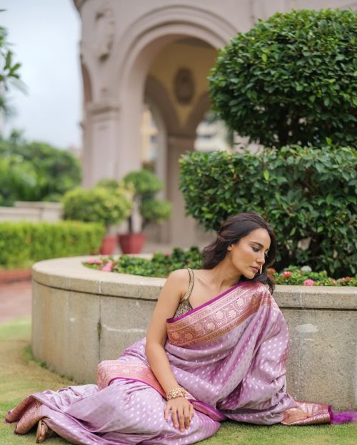 Surbhi Jyoti wears JARIERA Light Pink Banarasi Saree Photoshoot, July 2024 4