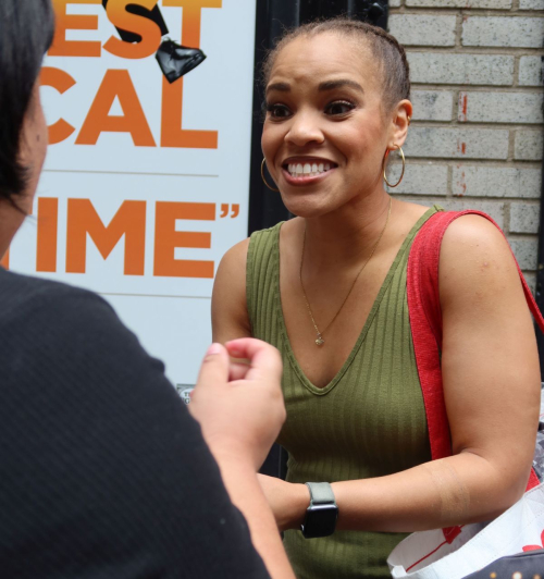 Traci Elaine Lee Signs Autographs for Fans in New York 1