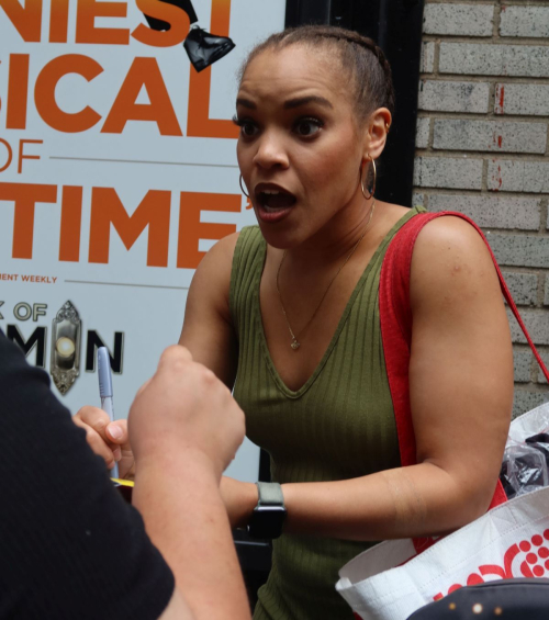 Traci Elaine Lee Signs Autographs for Fans in New York 5