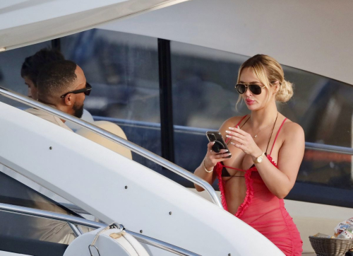 Ashley Stevenson and Marcus Jordan at Yacht in Saint Tropez 3