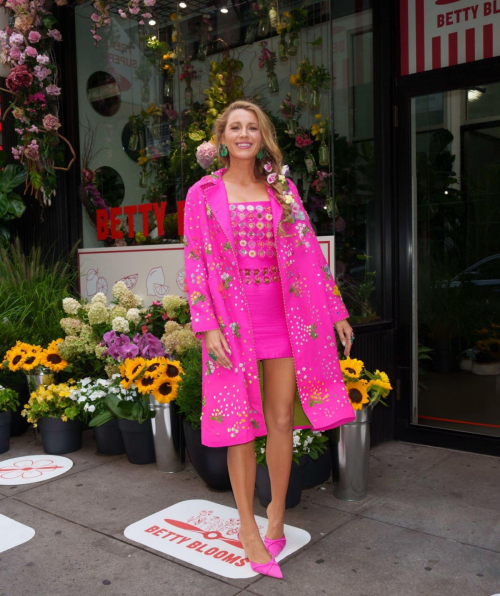 Blake Lively Promotes It Ends With Us 2024 at Betty Blooms Pop-up in New York 2