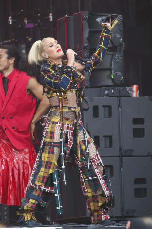 Gwen Stefani Performs at First Minnesota Yacht Club Festival in St. Paul 3