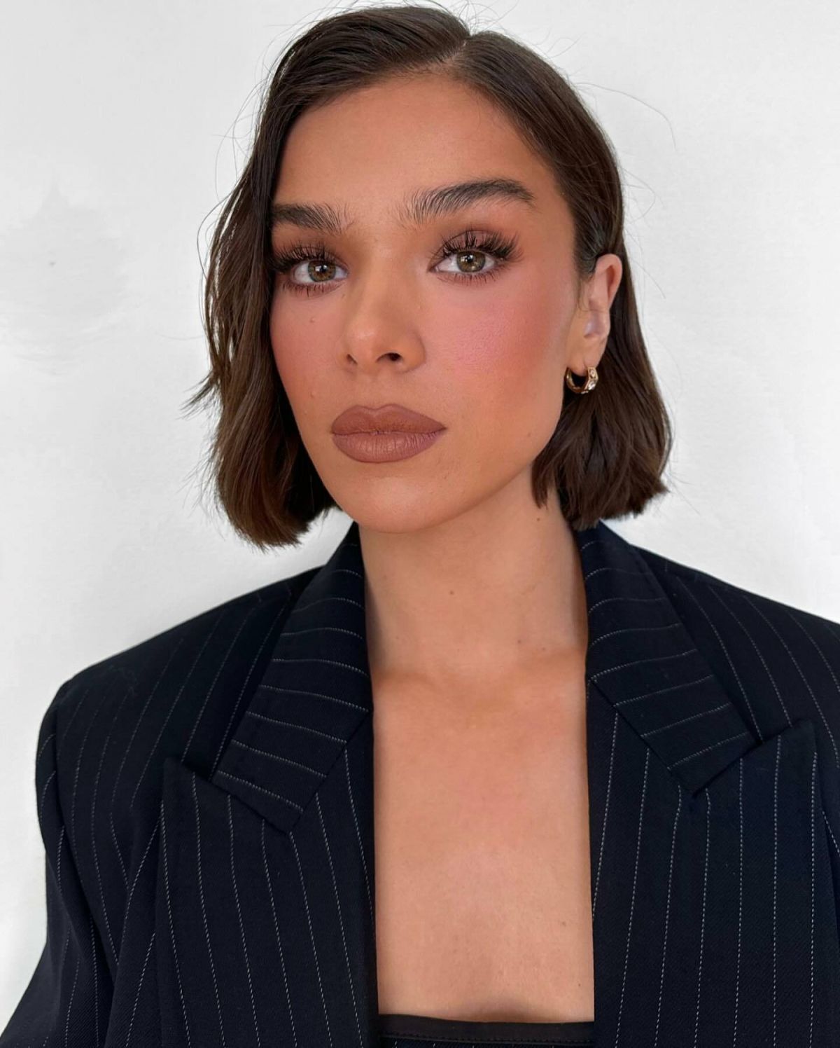 Hailee Steinfeld Neutrogena Launch Event Portraits August 2024