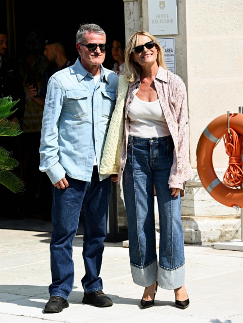 Isabella Ferrari Arrives at 81st Venice International Film Festival 3