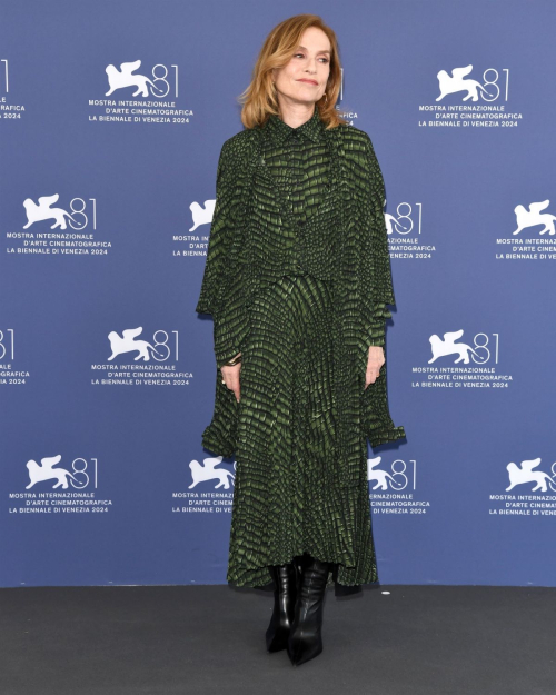 Isabelle Huppert Jury Photocall Venice Film Festival 2024 3