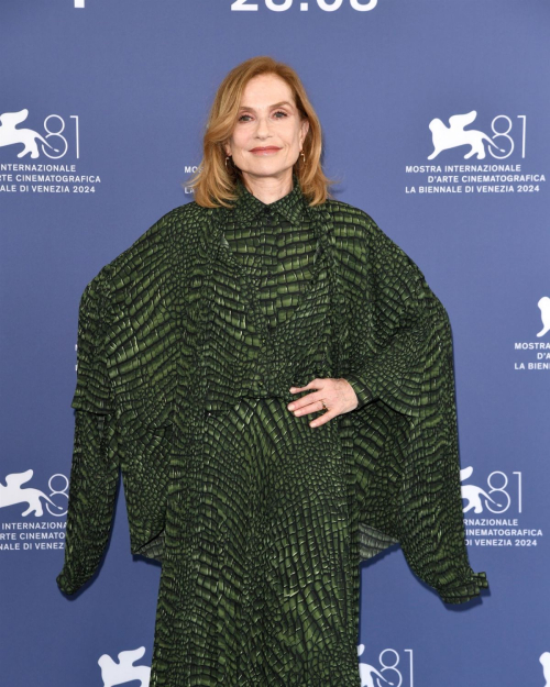 Isabelle Huppert Jury Photocall Venice Film Festival 2024 4