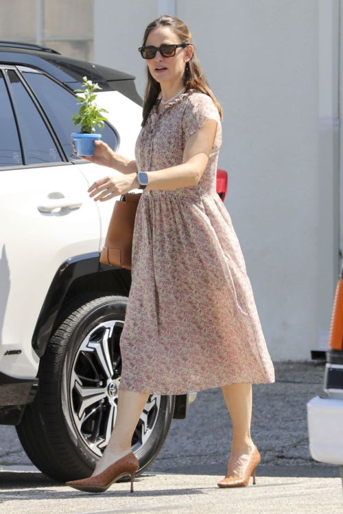 Jennifer Garner Out and About Brentwood August 2024 1