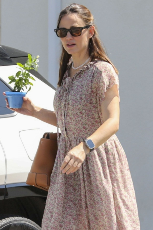 Jennifer Garner Out and About Brentwood August 2024 4