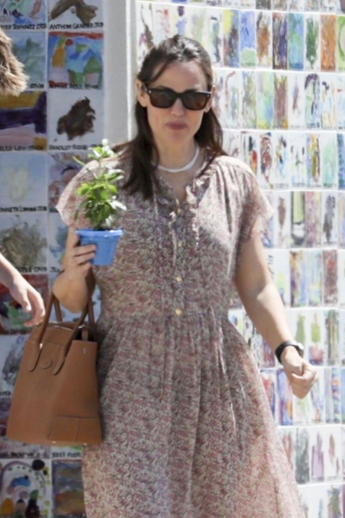 Jennifer Garner Out and About Brentwood August 2024 6