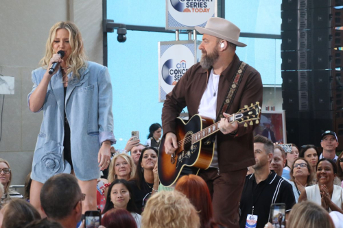 Jennifer Nettles Performs at Today Show Citi Summer Concert Series New York 2