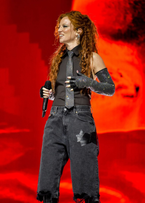 Jess Glynne Performs at Victorious Festival in Southsea August 2024 5