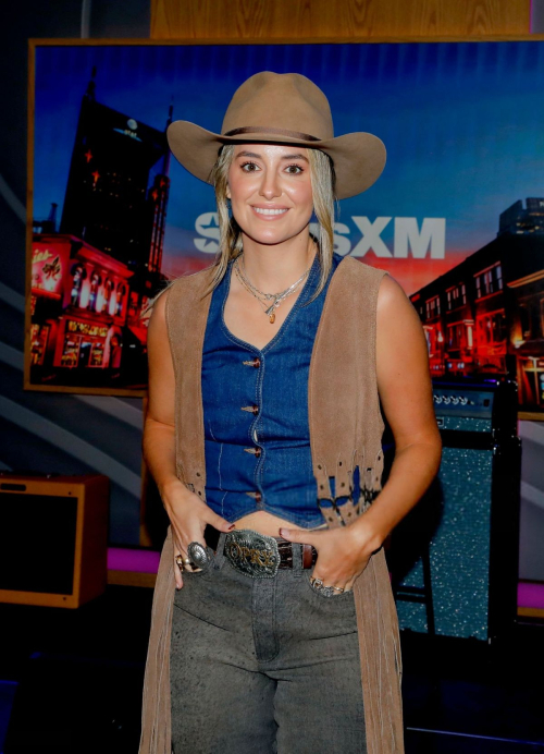 Lainey Wilson at SiriusXM Studios in Nashville 1