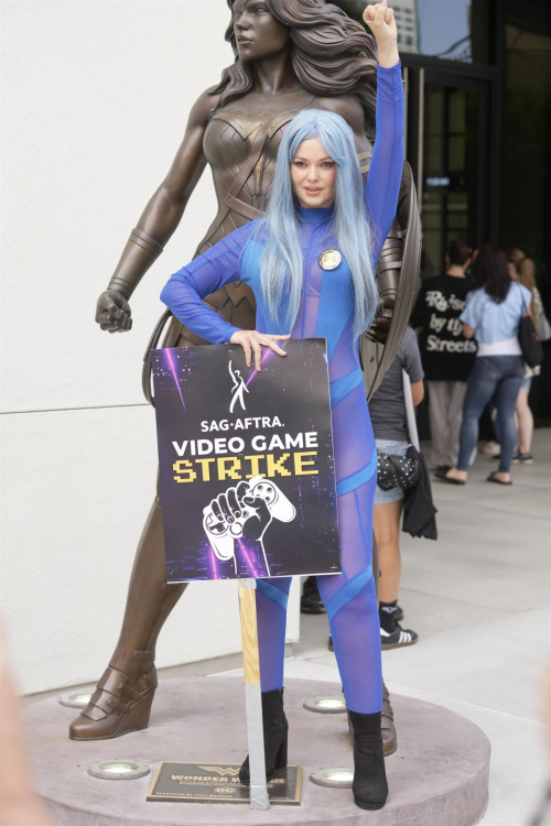 Natasha Blasick at SAG-AFTRA Video Game Strike at Warner Brothers Studios 2024 in Burbank 1