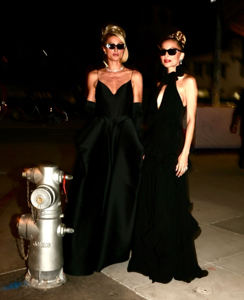 Paris Hilton Nicole Richie Paris and Nicole The Encore Beverly Hills 3