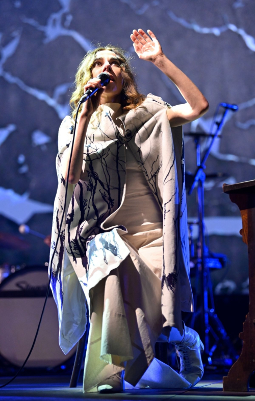 PJ Harvey Performs at The Piece Hall Halifax 3