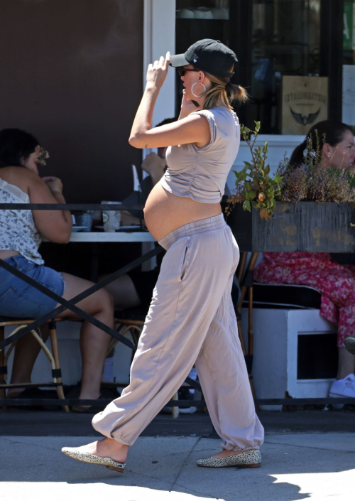 Pregnant Lala Kent Out for Lunch at Sweet Butter Studio City August 2024 1