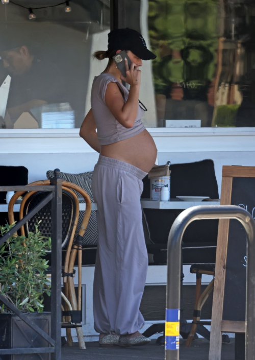 Pregnant Lala Kent Out for Lunch at Sweet Butter Studio City August 2024 5