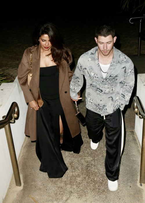 Priyanka Chopra and Nick Jonas on Date Night at Burleigh Pavilion in Brisbane 6