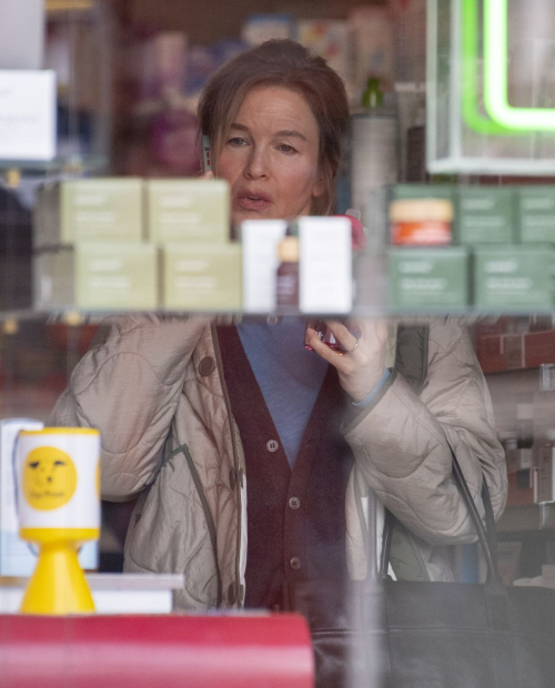 Renee Zellweger Filming Bridget Jones Hampstead