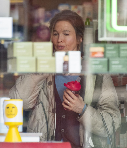 Renee Zellweger Filming Bridget Jones Hampstead 2