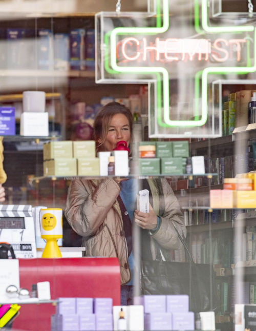 Renee Zellweger Filming Bridget Jones Hampstead 3