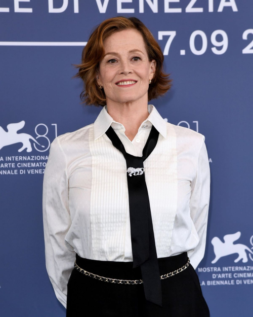 Sigourney Weaver Golden Lion Lifetime Achievement Photocall Venice Film Festival 2024 1